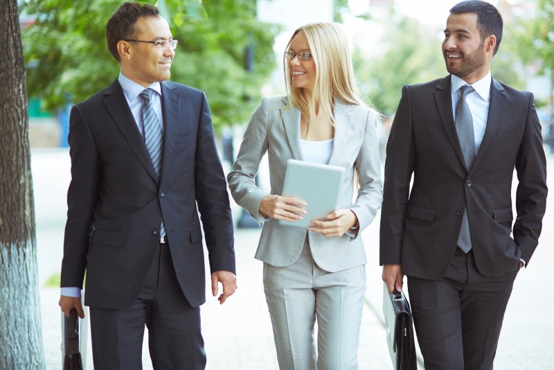 How to Provide Effective Feedback Using Corporate Communication Tools